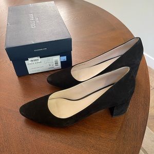 Suede black lump, look great on! Only worn a few times.